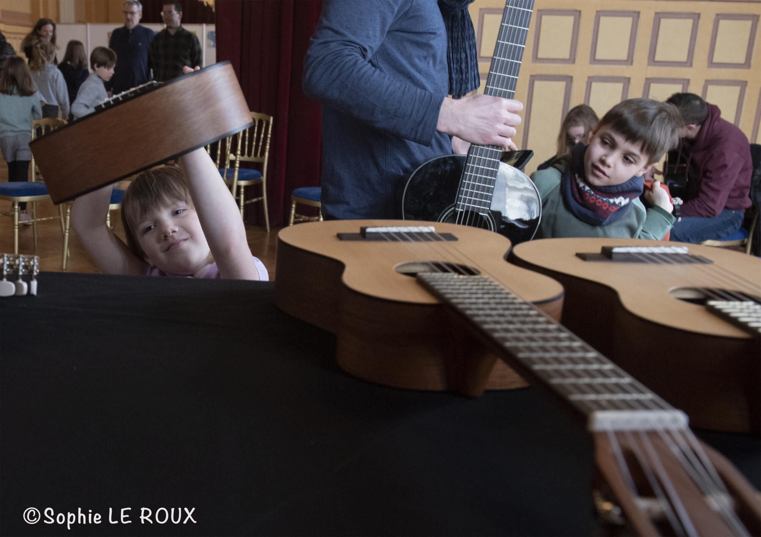 Ateliers gratuits de guitare pour enfants lors du Paris Guitar Festival