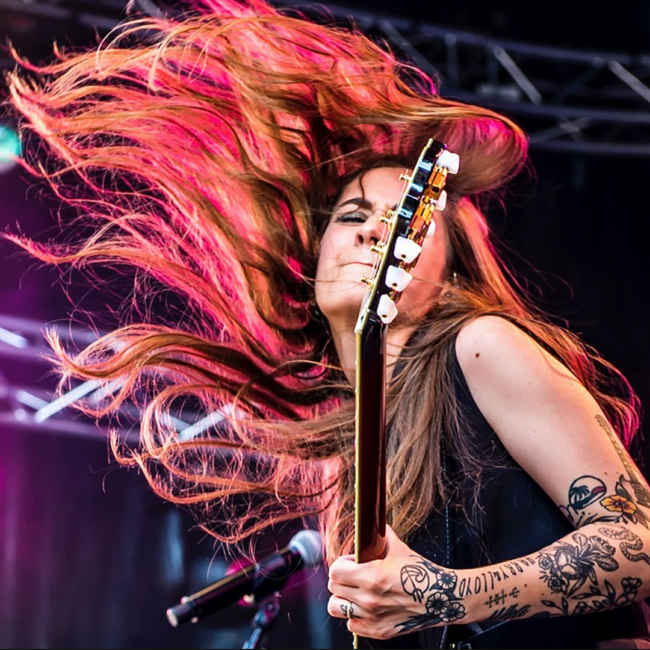concert de nina attal sur la scène du Paris Guitar Festival 2025